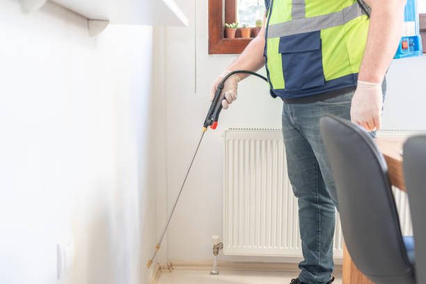 Best Commercial Pest Control Services  in Lanse, MI